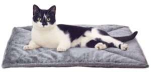 Furhaven ThermaNAP Self-Warming Cat Bed for Indoor Cats & Small Dogs, Washable & Reflects Body Heat - Quilted Faux Fur Reflective Bed Mat - Gray, Small
